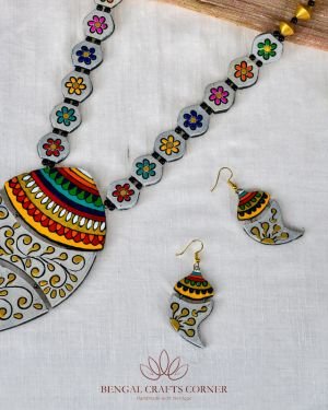 Sankha – Handmade Terracotta Necklace